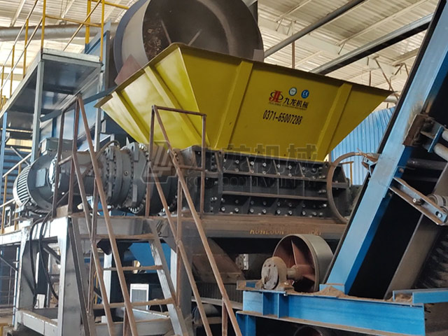 新鄉(xiāng)木片擠碎機現場